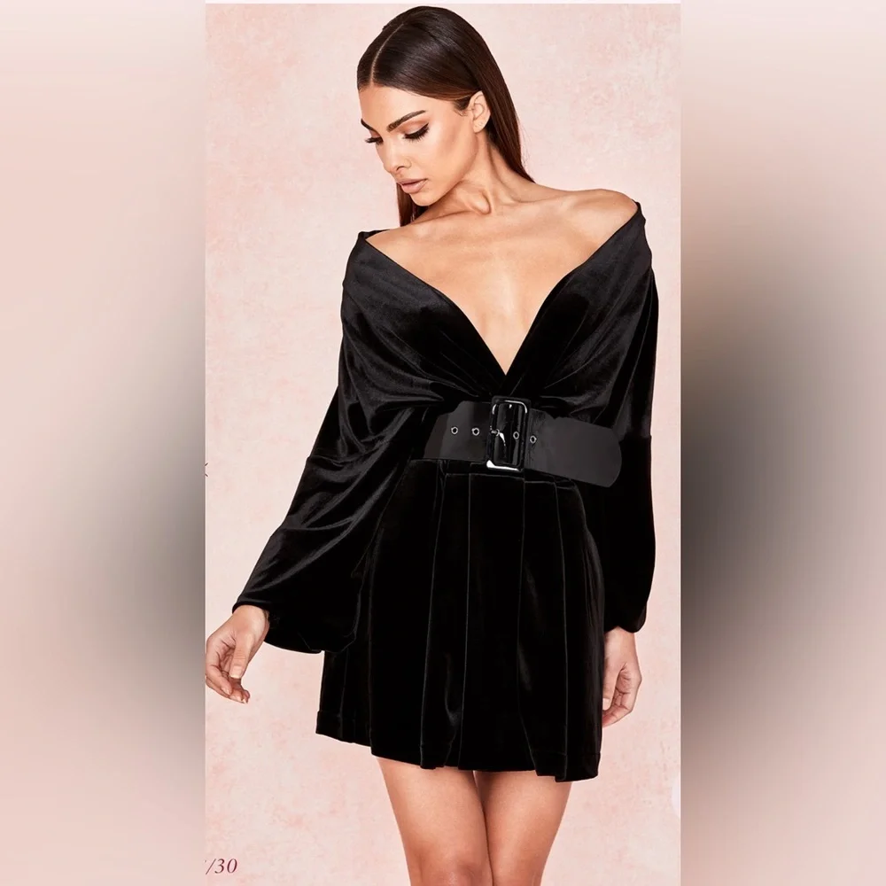 HOUSE OF CB AMBER
Black Velvet Off Shoulder Dress - Picture 11 of 17